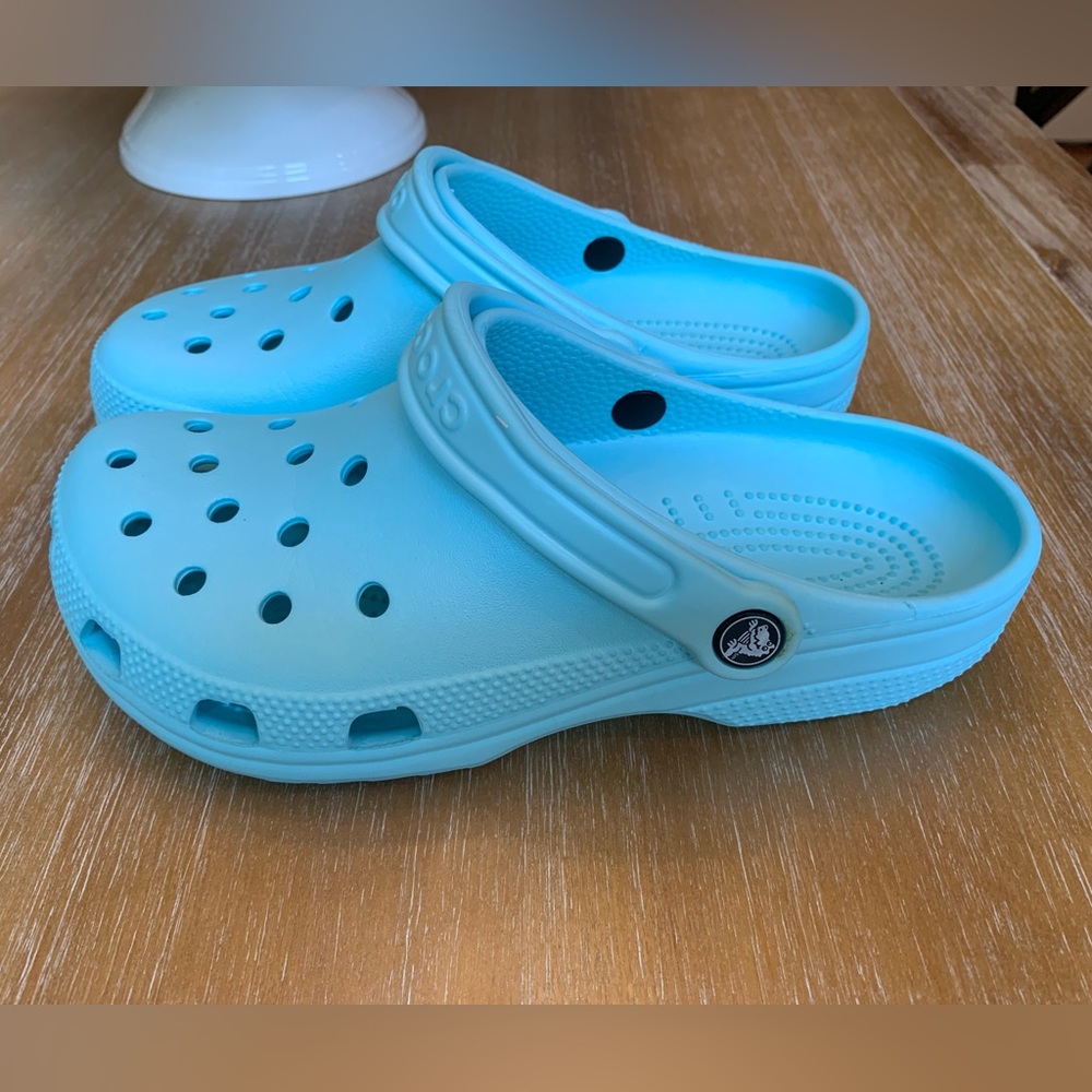Women's size 9 Crocs